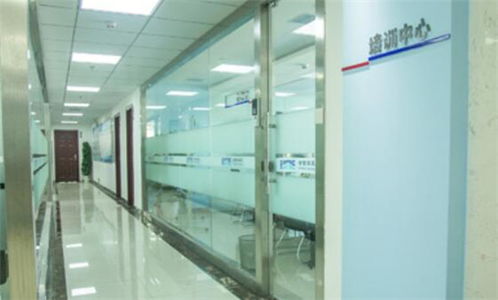 武漢金信潤天培訓學?？诒轿雠c計算機網絡工程行業前瞻